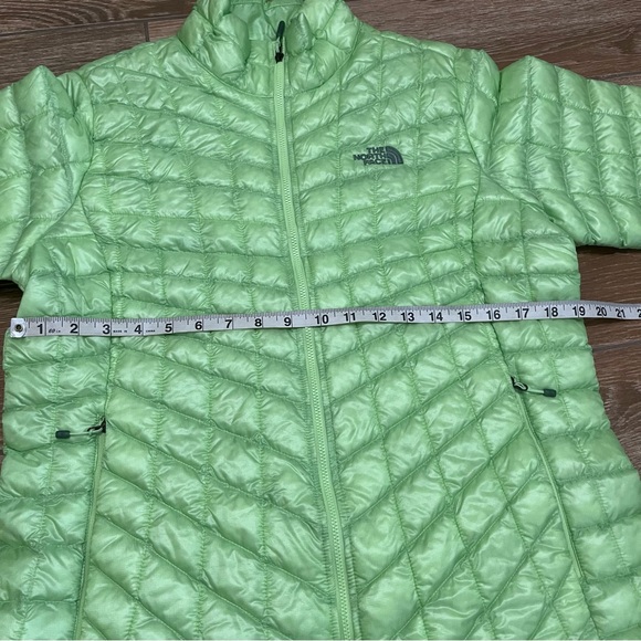 The North Face Thermoball Bright Green Jacket - Picture 8 of 9